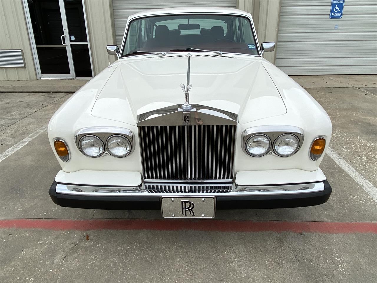 Rolls-royce-Silver-shadow-ii-1980-English-White-Burgundy-Red-27