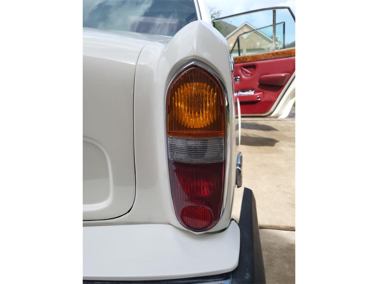 Rolls-royce-Silver-shadow-ii-1980-English-White-Burgundy-Red-36