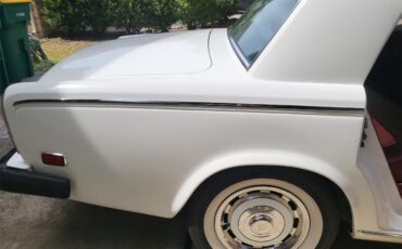 Rolls-royce-Silver-shadow-ii-1980-English-White-Burgundy-Red-37