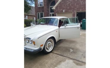 Rolls-royce-Silver-shadow-ii-1980-English-White-Burgundy-Red