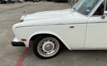 Rolls-royce-Silver-shadow-ii-1980-English-White-Burgundy-Red-38