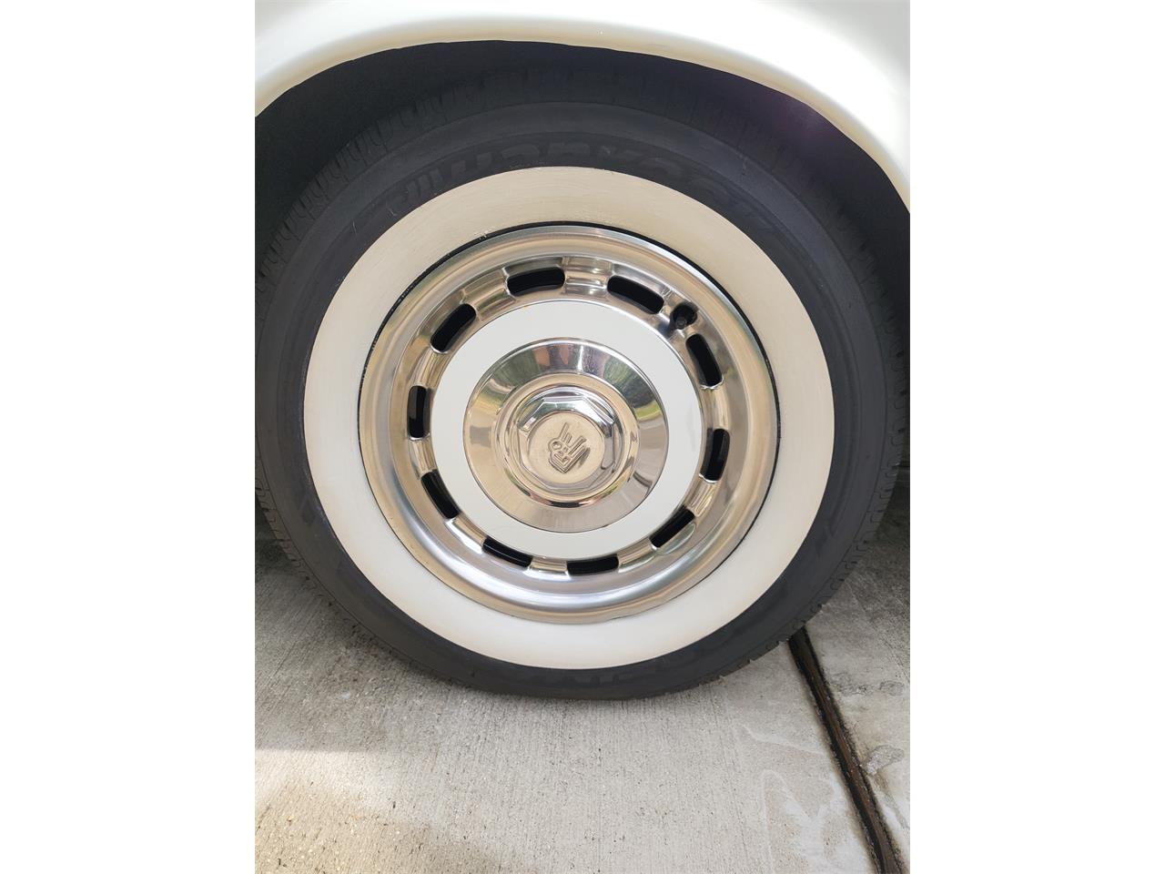 Rolls-royce-Silver-shadow-ii-1980-English-White-Burgundy-Red-4