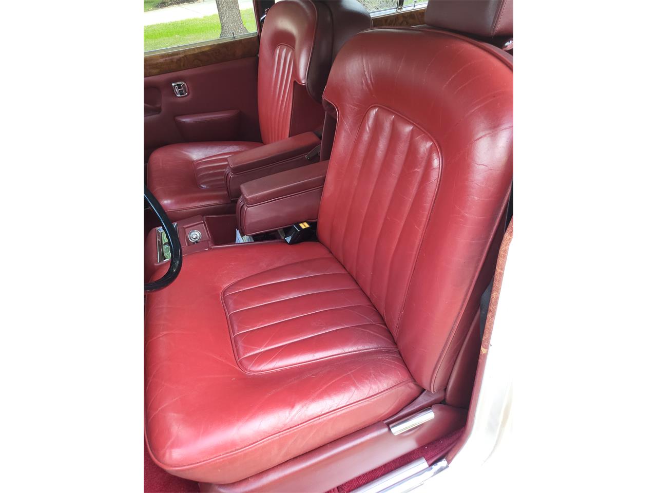 Rolls-royce-Silver-shadow-ii-1980-English-White-Burgundy-Red-48