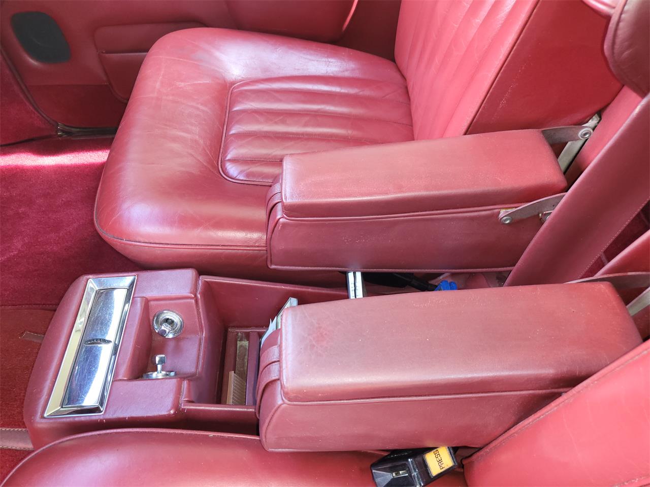 Rolls-royce-Silver-shadow-ii-1980-English-White-Burgundy-Red-49