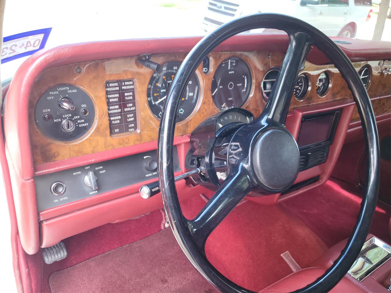 Rolls-royce-Silver-shadow-ii-1980-English-White-Burgundy-Red-50