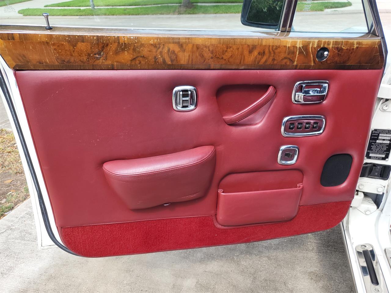 Rolls-royce-Silver-shadow-ii-1980-English-White-Burgundy-Red-58