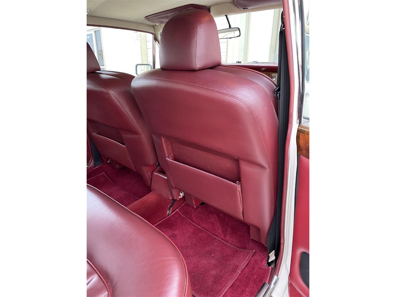 Rolls-royce-Silver-shadow-ii-1980-English-White-Burgundy-Red-59