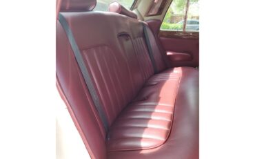 Rolls-royce-Silver-shadow-ii-1980-English-White-Burgundy-Red-63