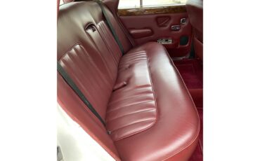 Rolls-royce-Silver-shadow-ii-1980-English-White-Burgundy-Red-64