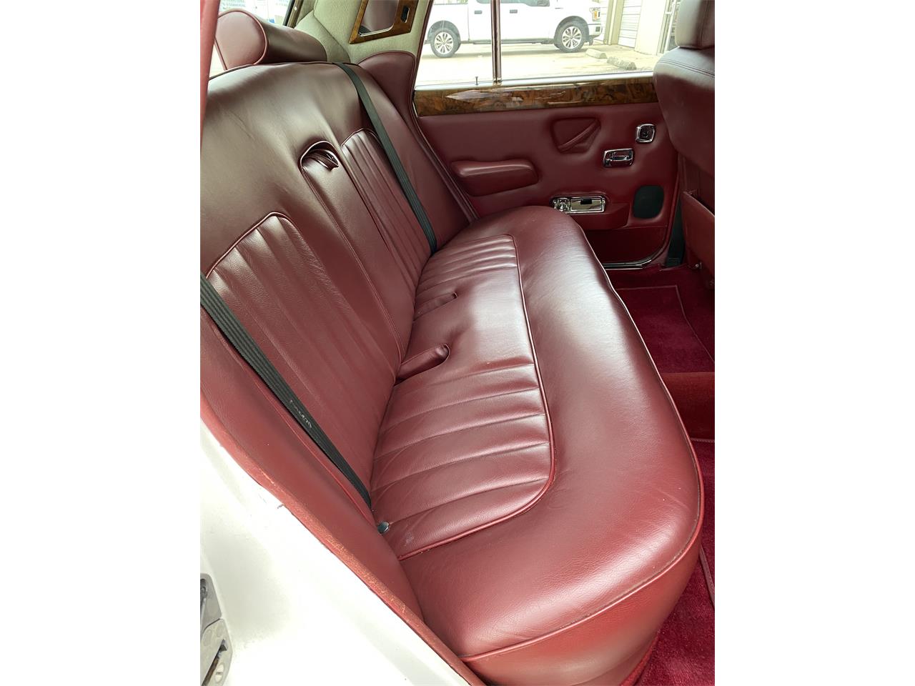 Rolls-royce-Silver-shadow-ii-1980-English-White-Burgundy-Red-64