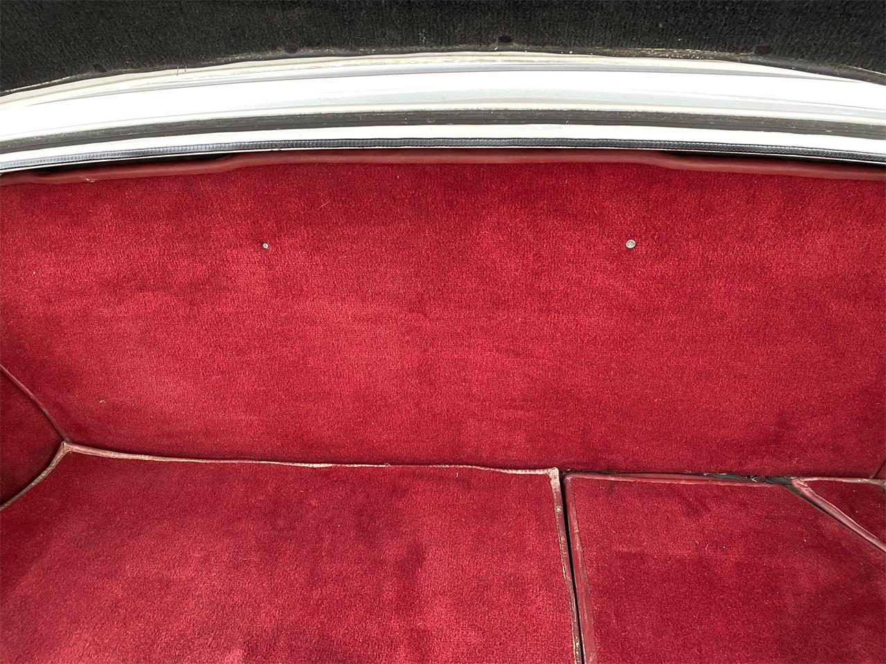 Rolls-royce-Silver-shadow-ii-1980-English-White-Burgundy-Red-69