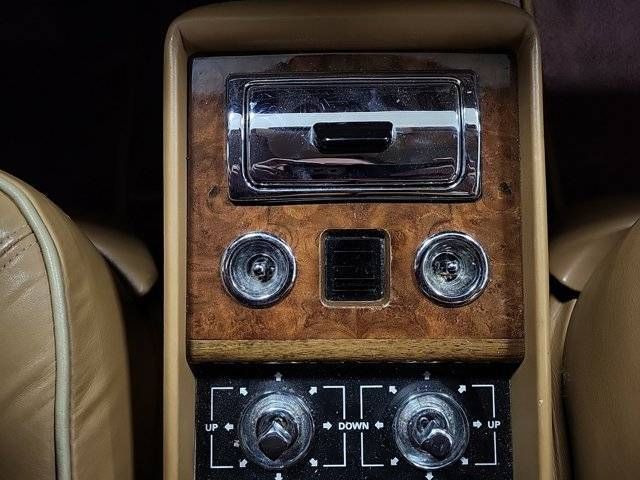 Rolls-royce-Silver-spur-1986-10