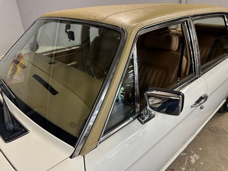 Rolls-royce-Silver-spur-1987-White-Beige-2