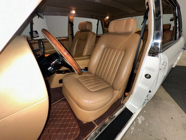 Rolls-royce-Silver-spur-1987-White-Beige-25