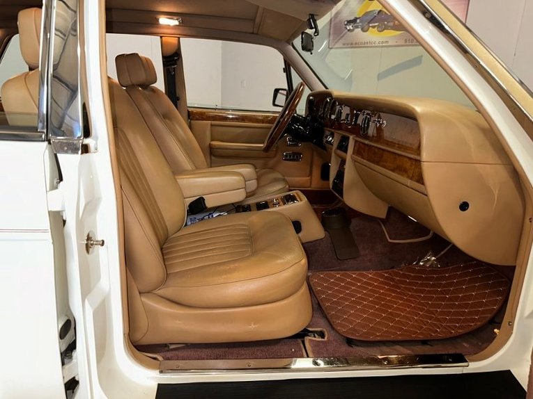 Rolls-royce-Silver-spur-1987-White-Beige-26