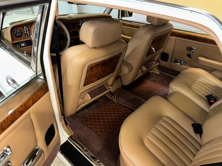 Rolls-royce-Silver-spur-1987-White-Beige-3