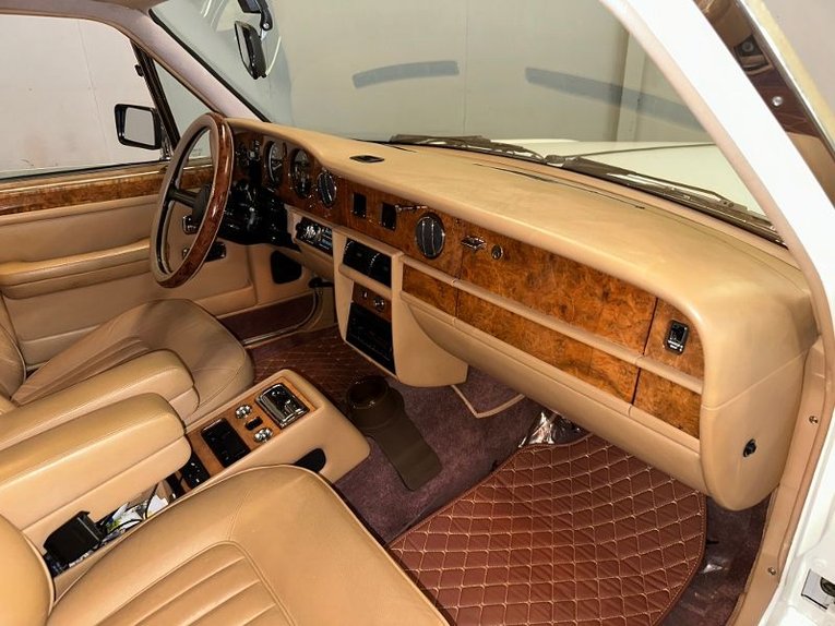 Rolls-royce-Silver-spur-1987-White-Beige-4