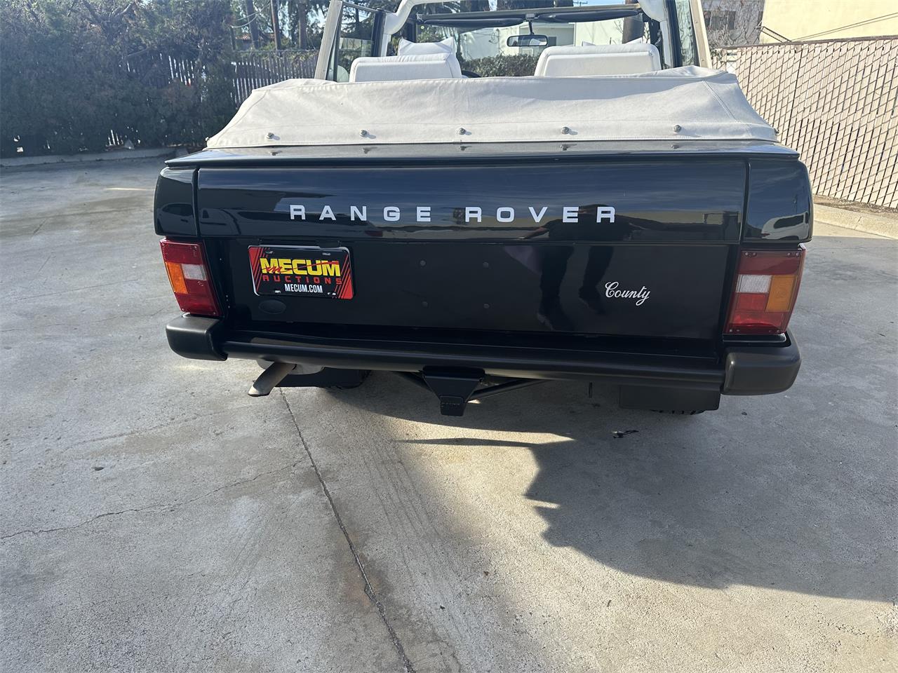 Rover-Country-1992-Black-White-10
