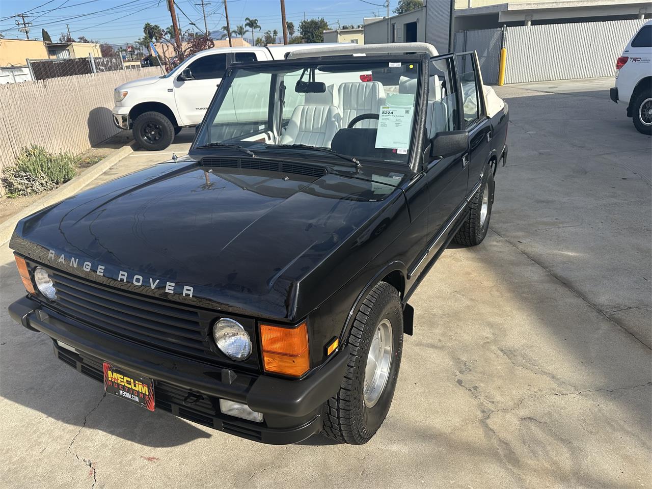 Rover-Country-1992-Black-White-13