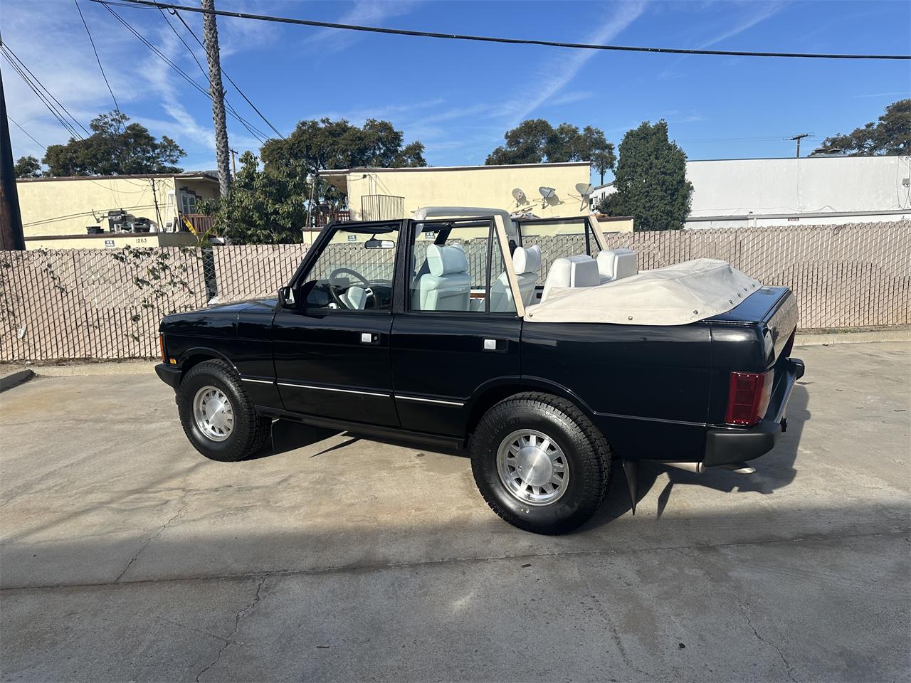 Rover-Country-1992-Black-White-8