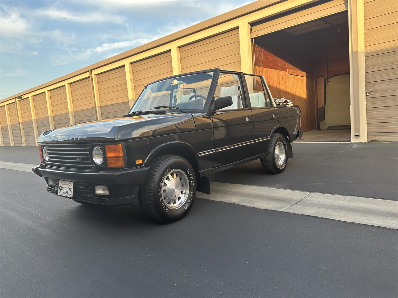 Rover-Country-1992-Black-White