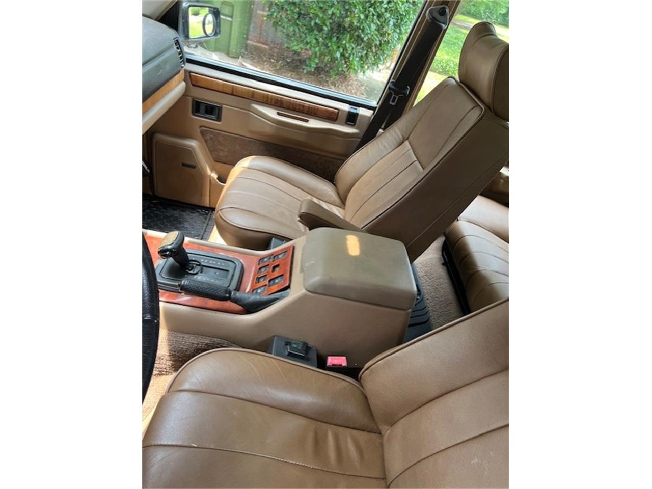 Rover-Country-1995-White-Tan-10