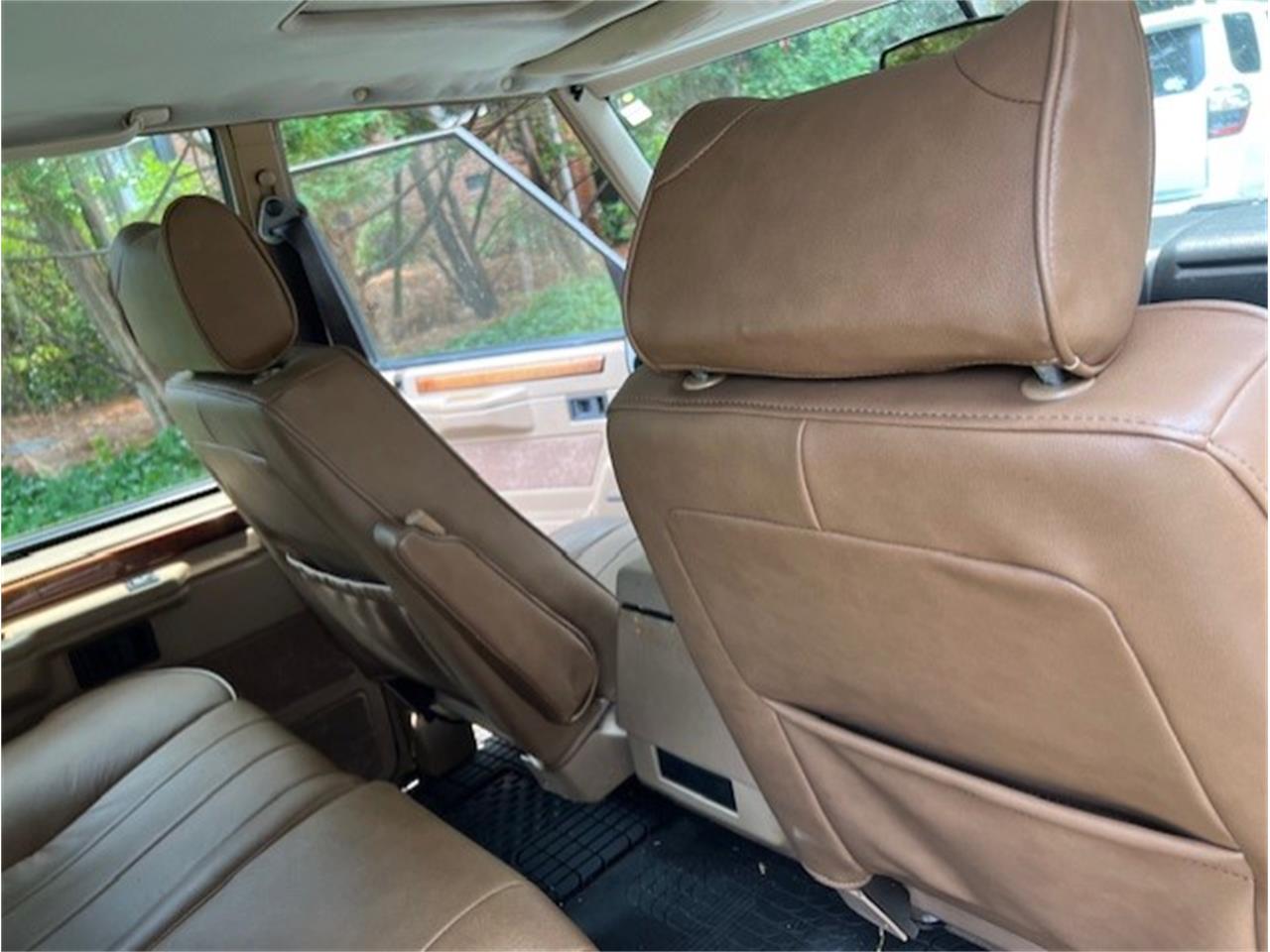 Rover-Country-1995-White-Tan-5