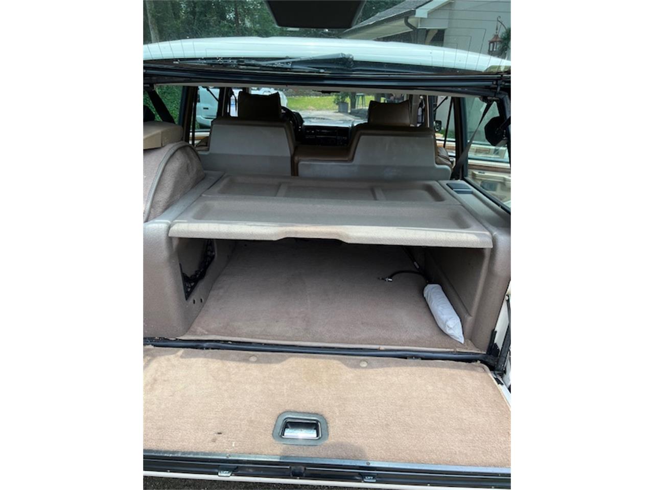 Rover-Country-1995-White-Tan-7