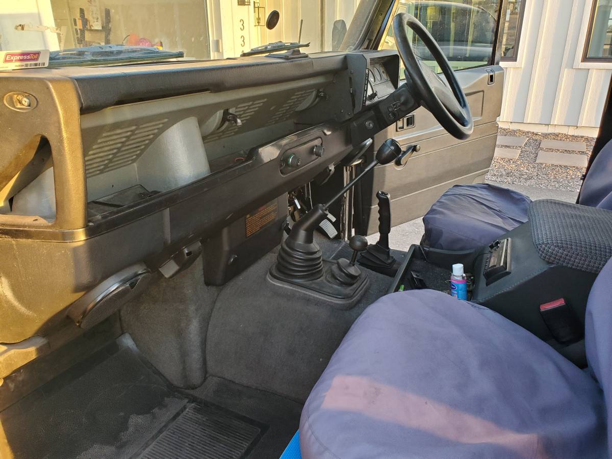 Rover-Defender-110-diesel-1984-black-1