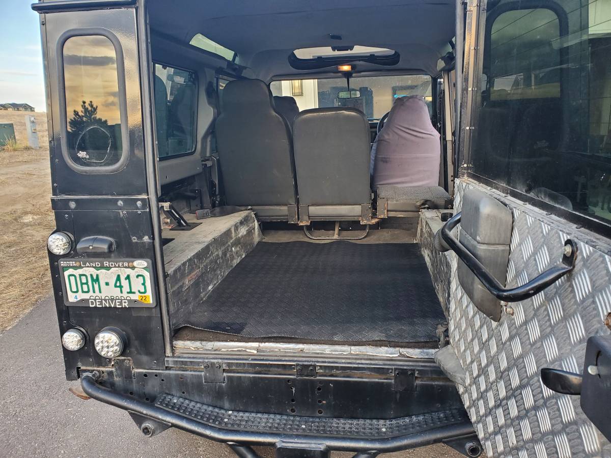 Rover-Defender-110-diesel-1984-black-8