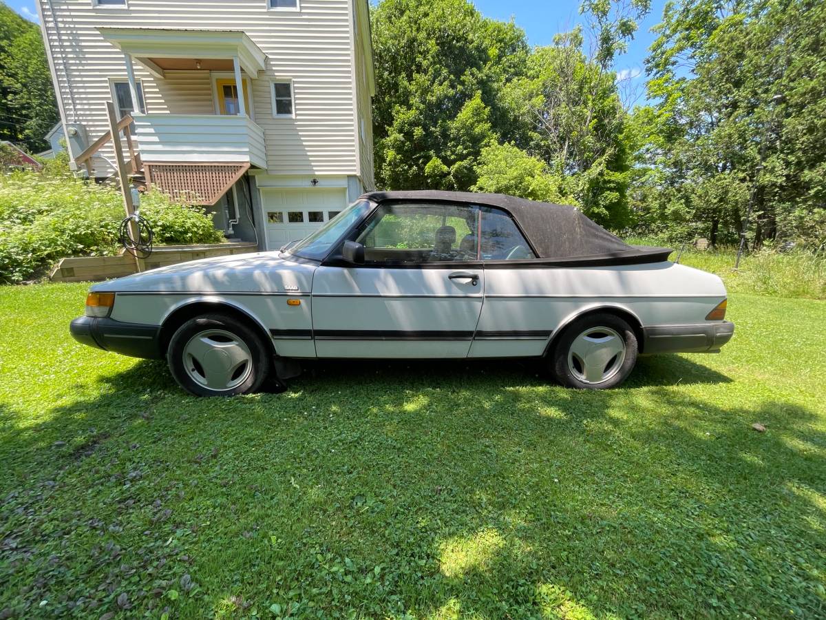 Saab-900-s-1992-white-3