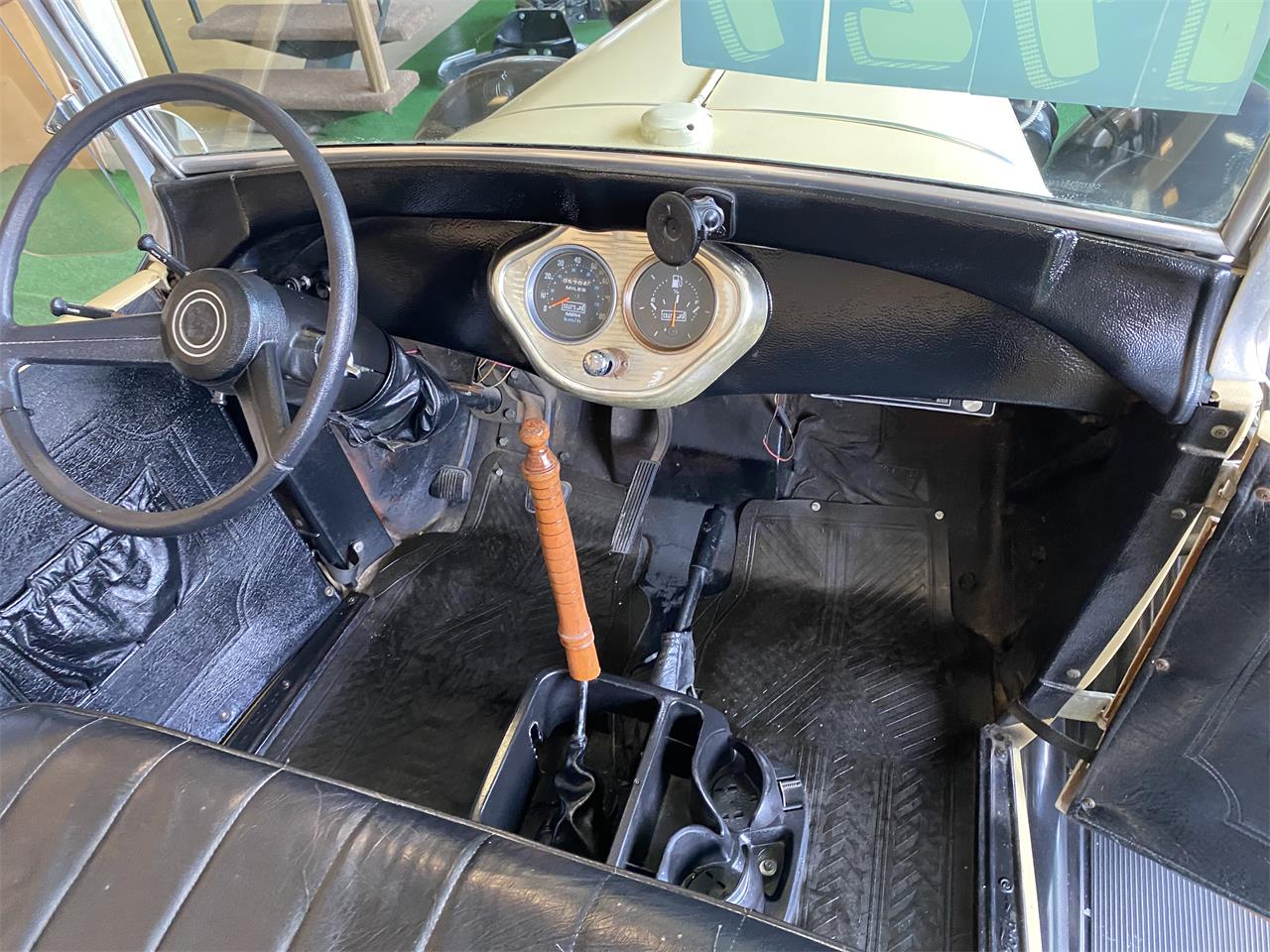 Shay-Roadster-1980-TAN-BLACK-16