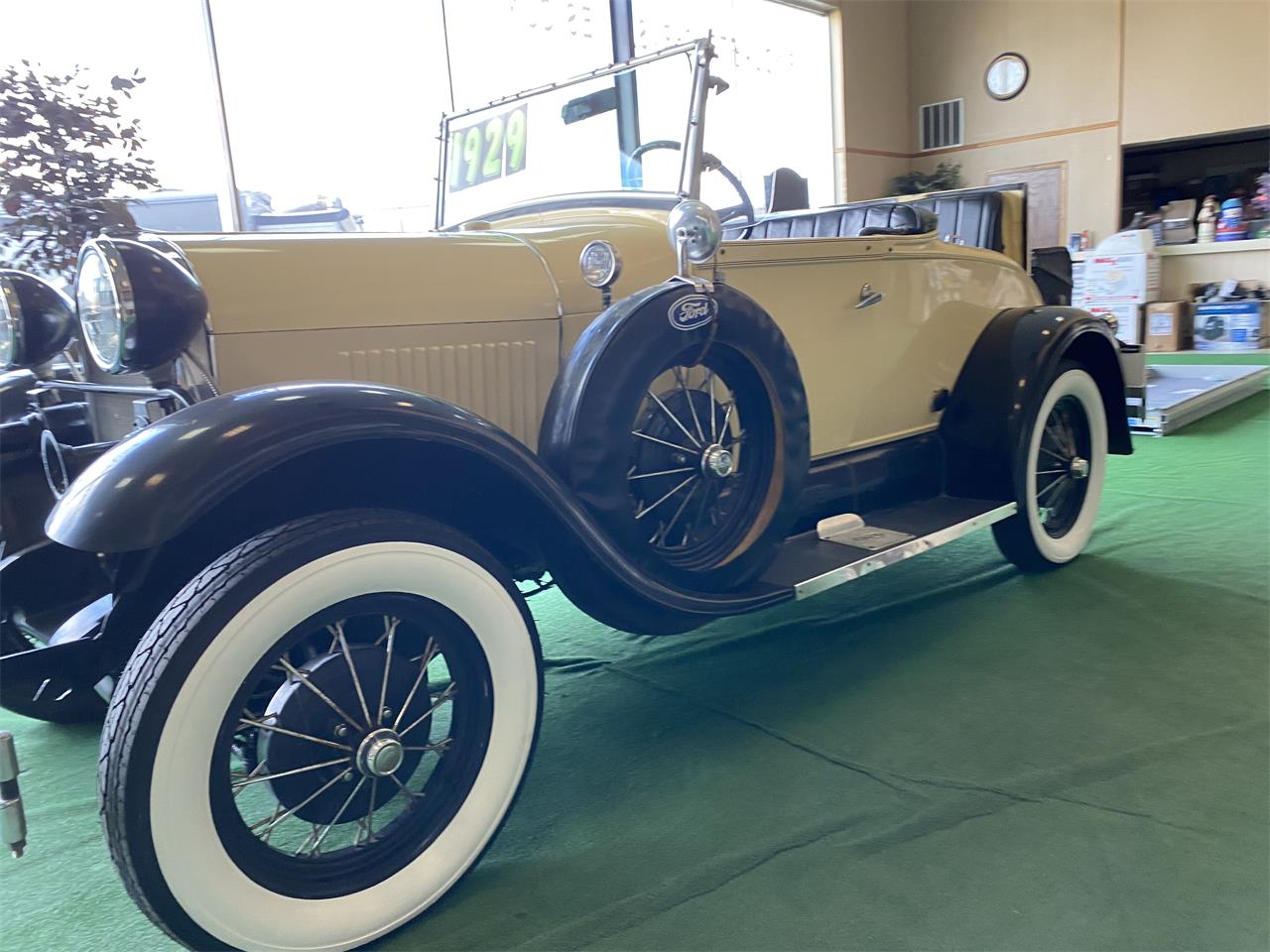 Shay-Roadster-1980-TAN-BLACK-22
