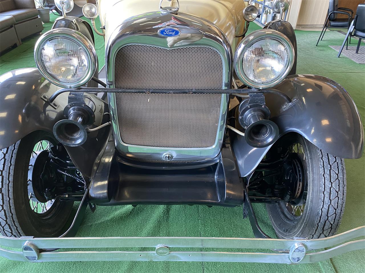 Shay-Roadster-1980-TAN-BLACK-3