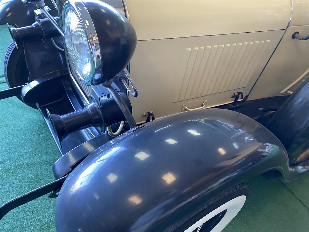 Shay-Roadster-1980-TAN-BLACK-5