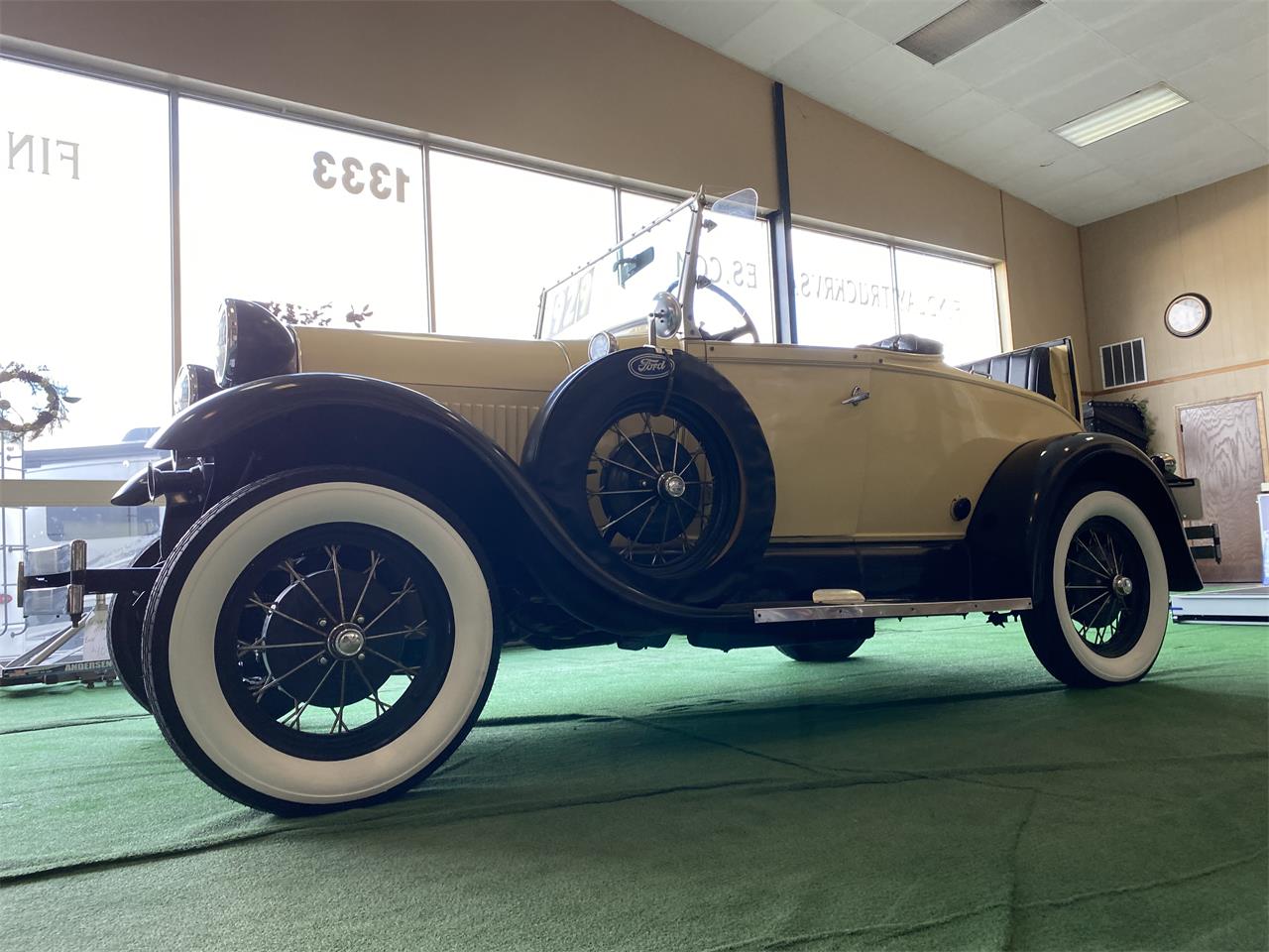 Shay-Roadster-1980-TAN-BLACK-8