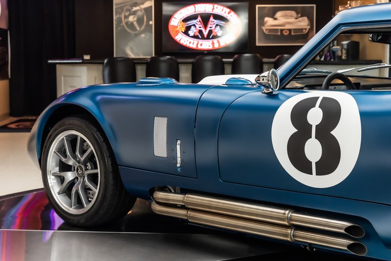 Shelby-Daytona-1965-Blue-Black-37