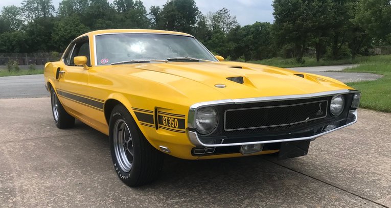Shelby-Mustang-gt350-1969-Yellow-Black-1
