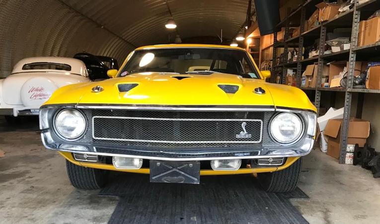 Shelby-Mustang-gt350-1969-Yellow-Black-4