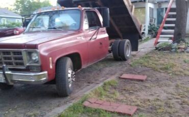 Silverado-30-1975-red