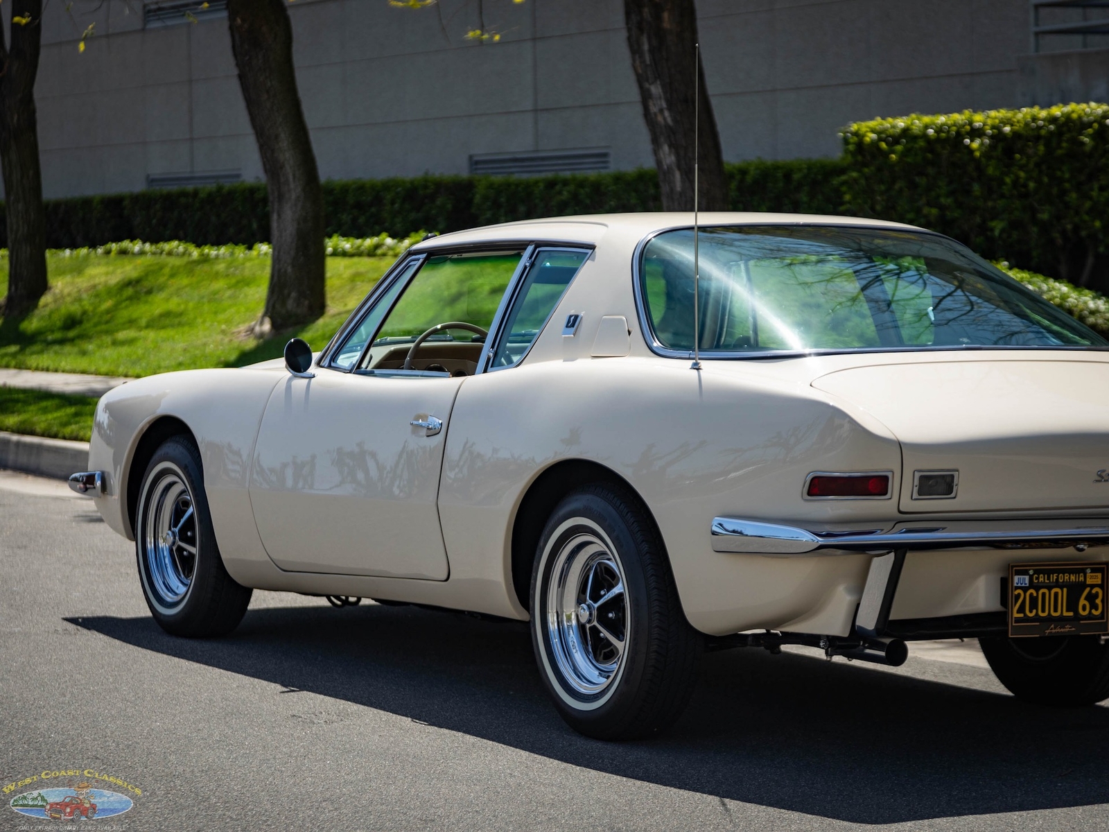 Studebaker-Avanti-1963-2-Door-Coupe-21