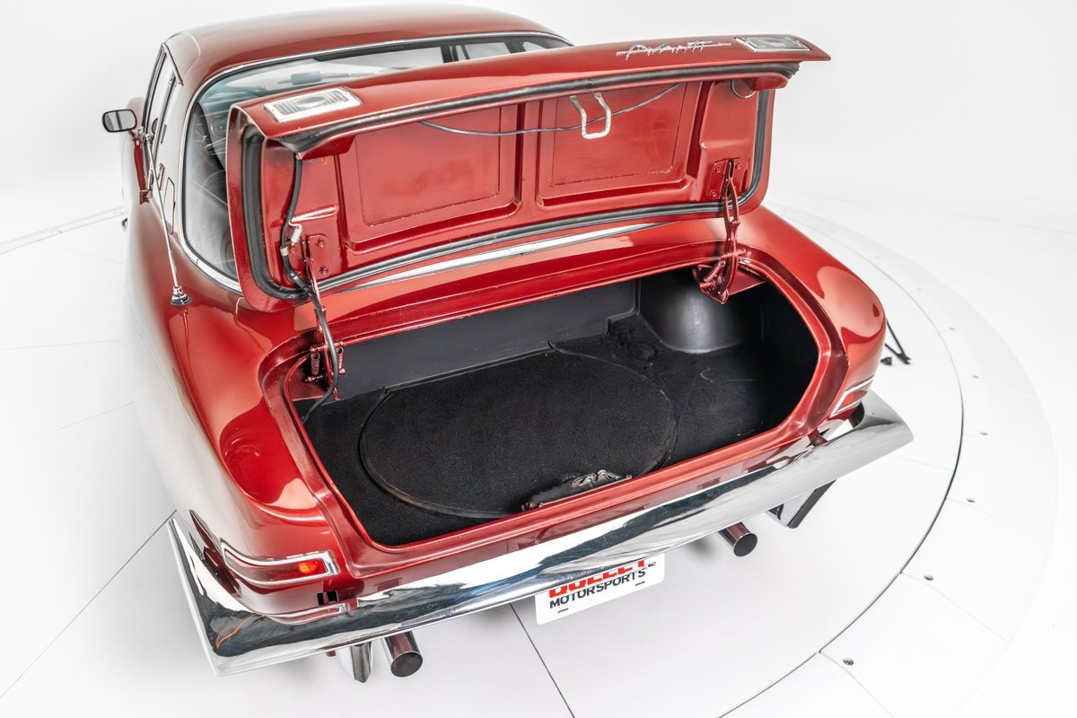 Studebaker-Avanti-1964-19