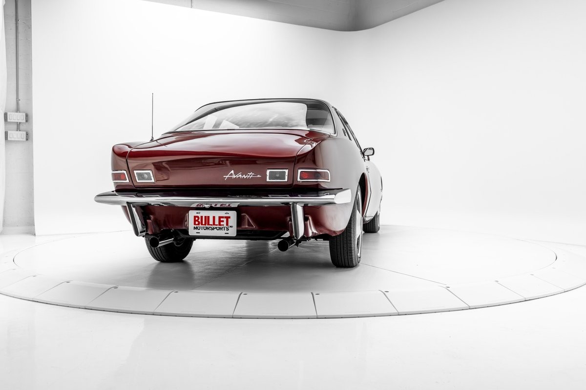 Studebaker-Avanti-1964-25