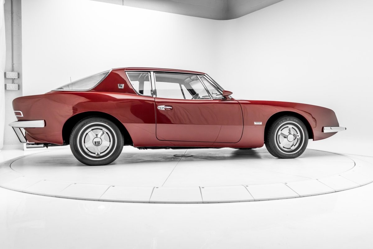 Studebaker-Avanti-1964-27