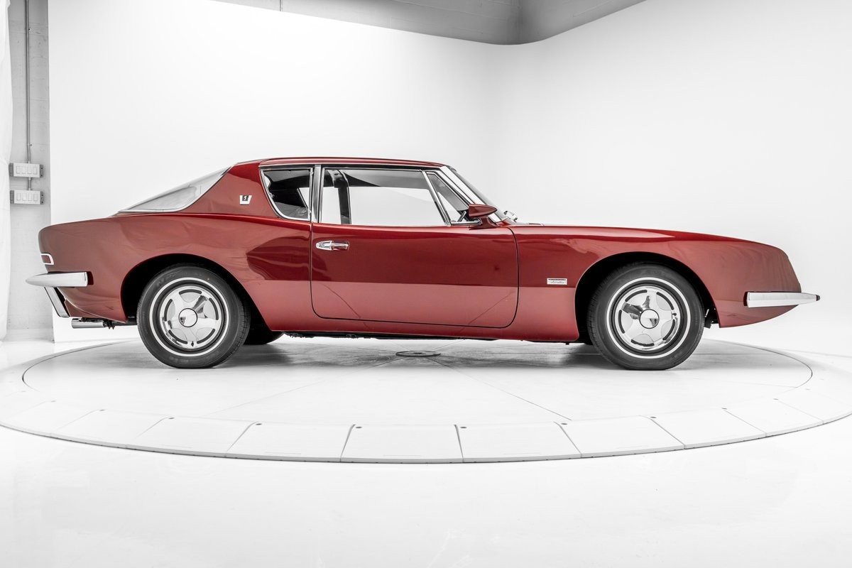 Studebaker-Avanti-1964-28