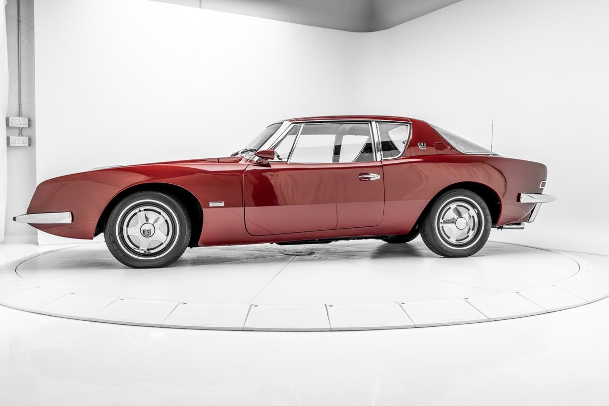 Studebaker-Avanti-1964-3