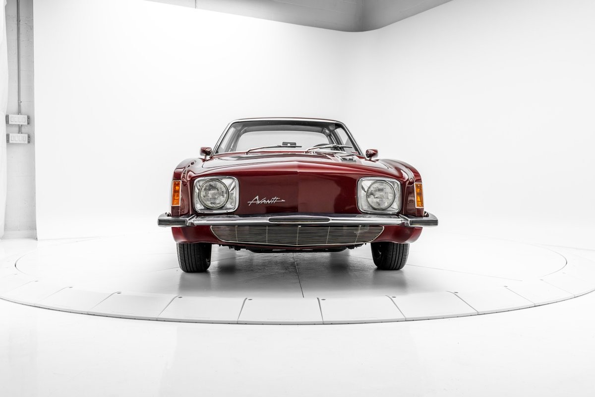 Studebaker-Avanti-1964-31