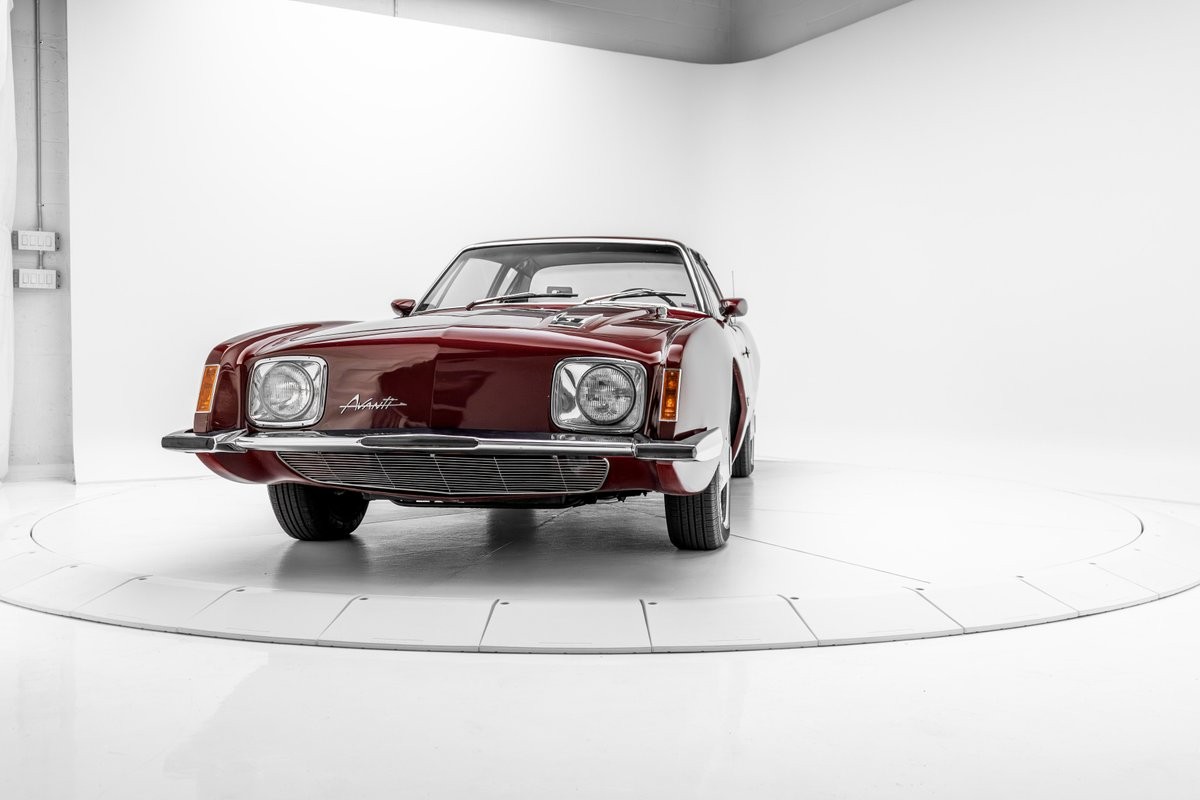 Studebaker-Avanti-1964-32