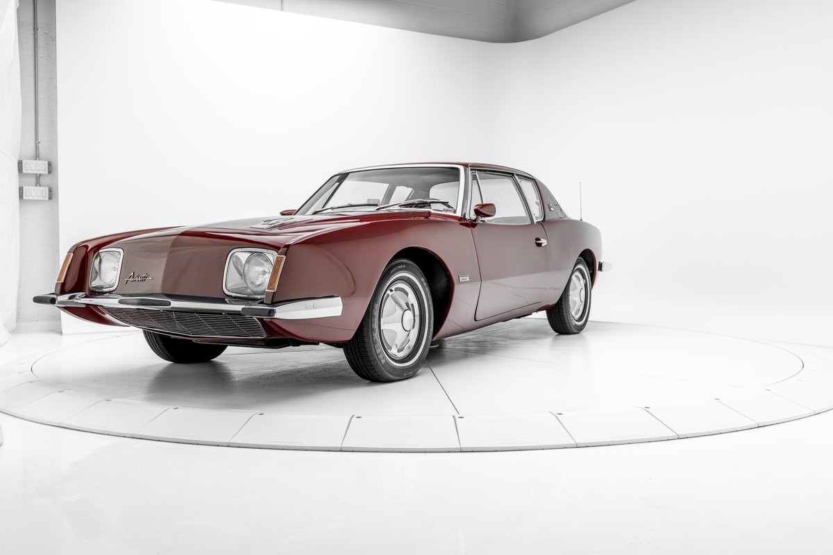 Studebaker-Avanti-1964-33