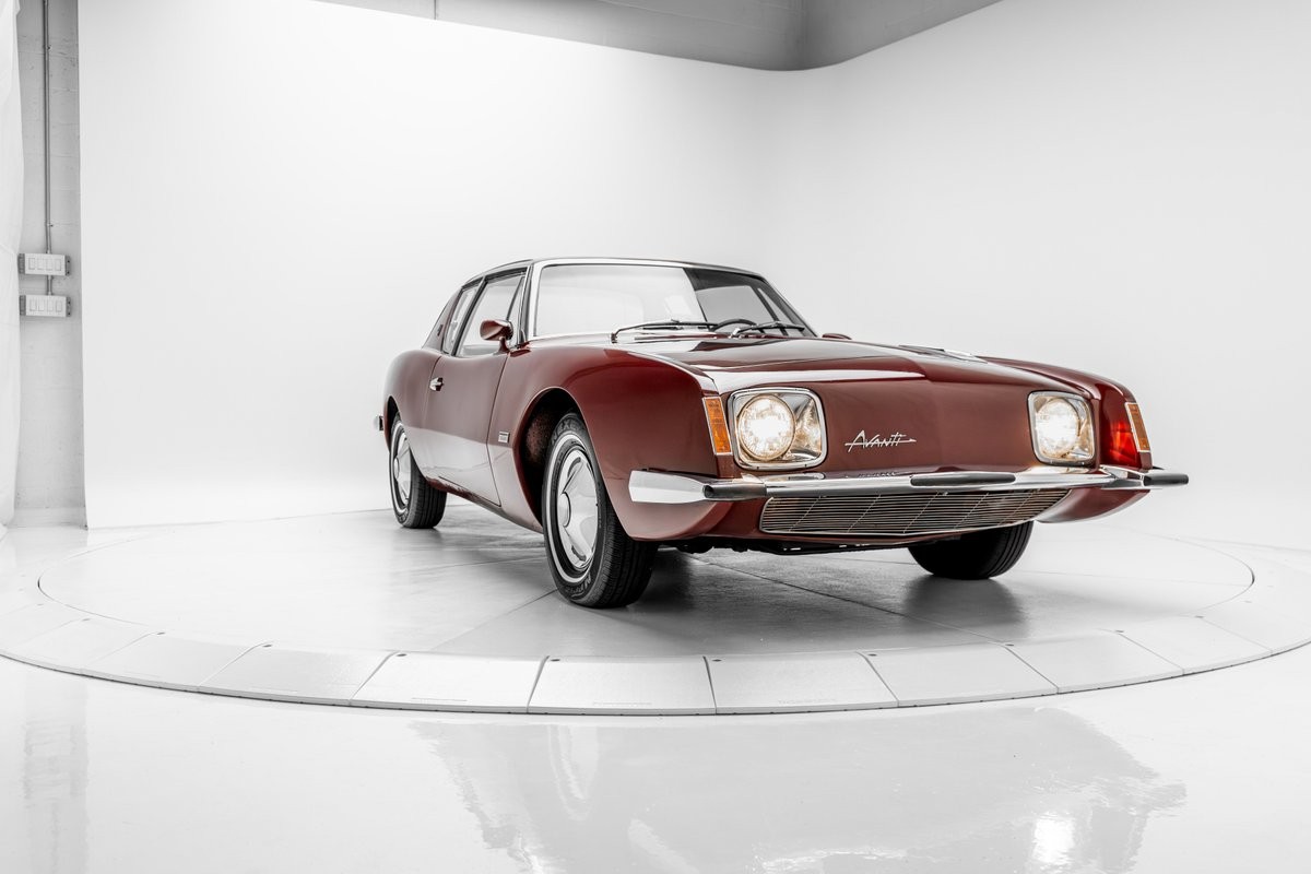 Studebaker-Avanti-1964-35
